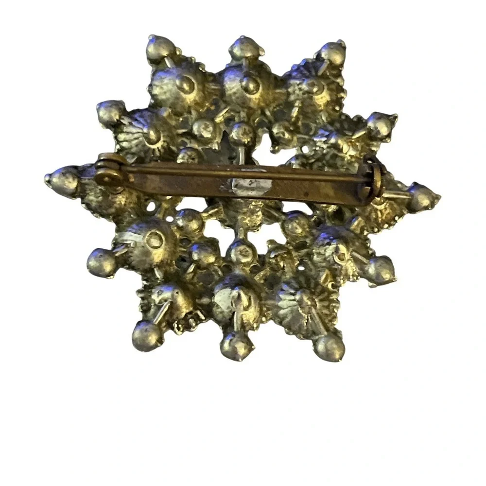 Vintage and Elegant Silver Crystal Brooch